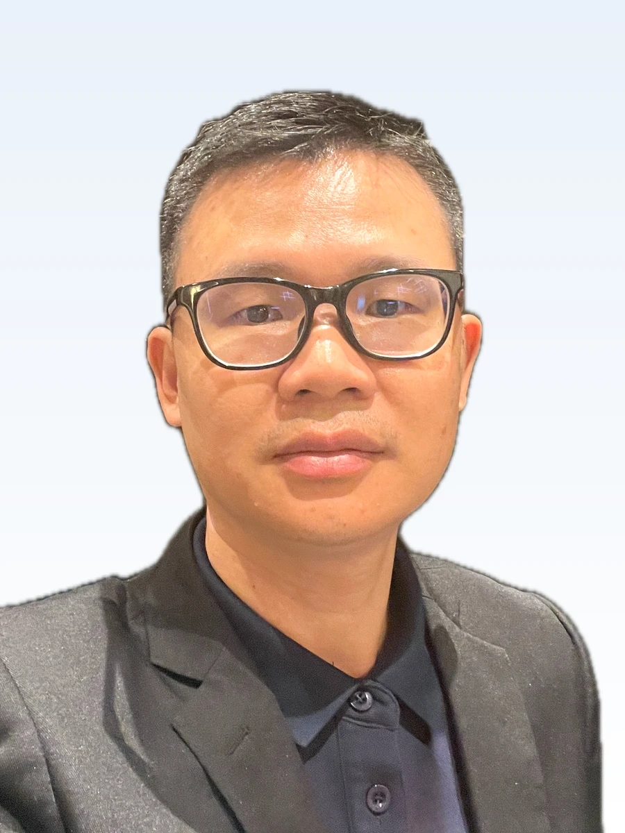 Robert Peng, licensed real estate salesperson